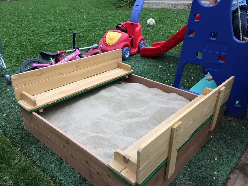 Arenero infantil con arena limpia para niños en Santiago. Arena harneada, lavada y libre de impurezas, saco 25kg. Despacho a domicilio en toda la Región Metropolitana. Cimic – cimic.cl