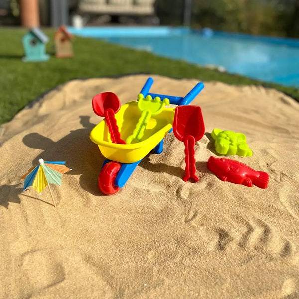 Kit carretilla y pala de juguete para niños jugando en arenero - Cimic