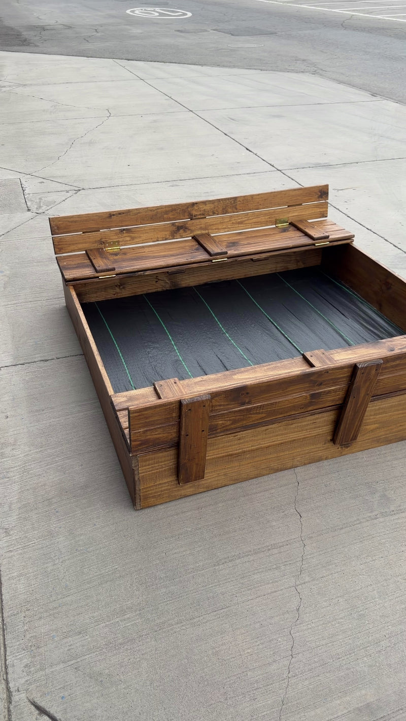 Arenero de madera para niños de 150 × 150 cm — video adicional
