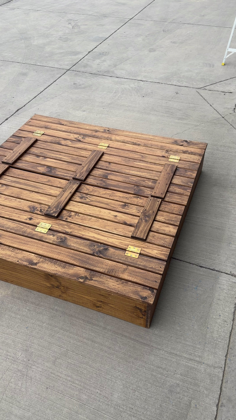 Arenero de madera para niños de 150 × 150 cm — video del mecanismo de la tapa